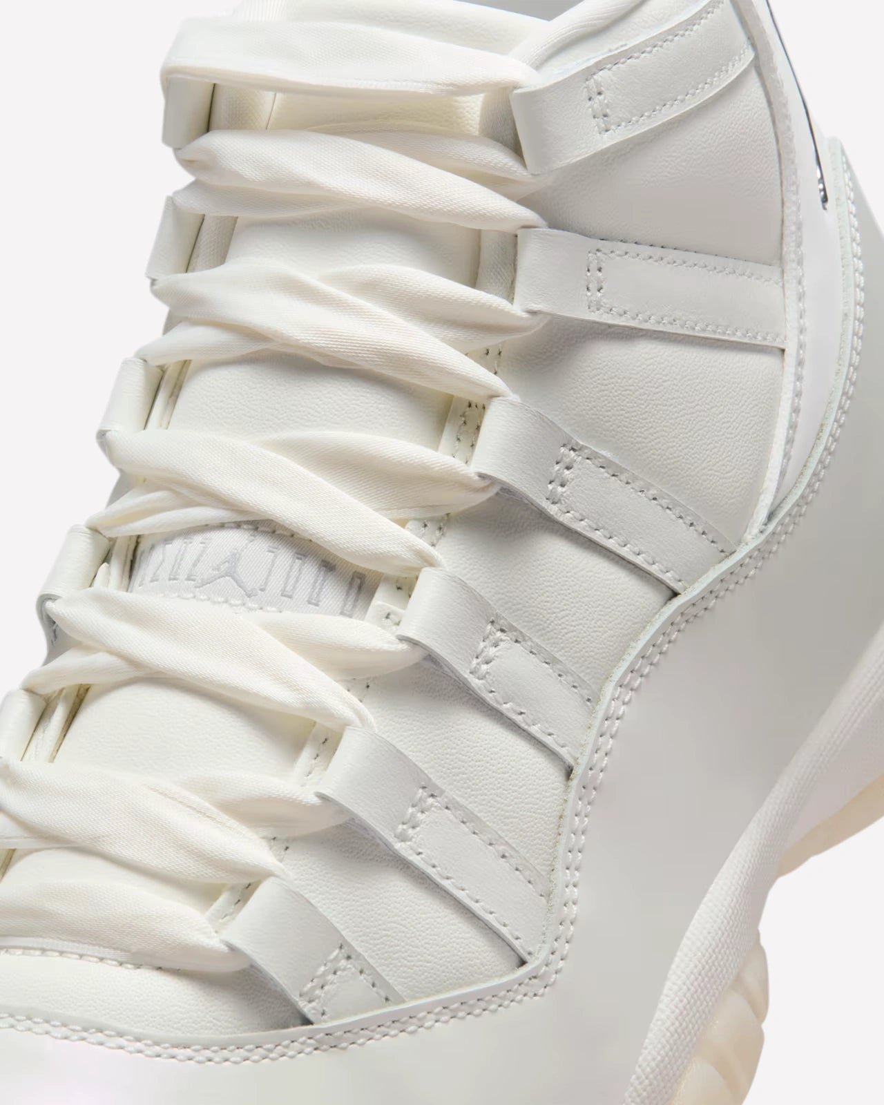 Air Jordan 11 Retro Pearl - Imagen 6