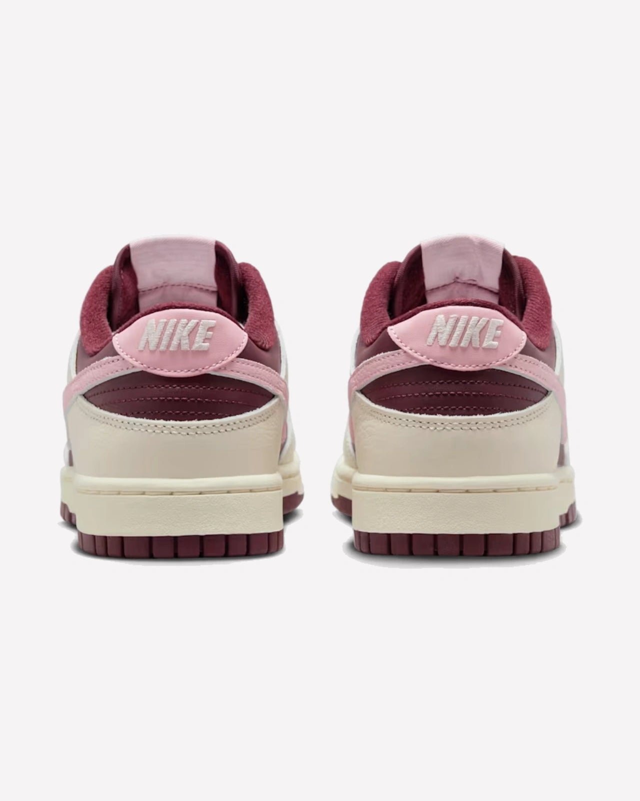 Nike Dunk Low Retro PRM Valentine's Day (2023) - Imagen 3