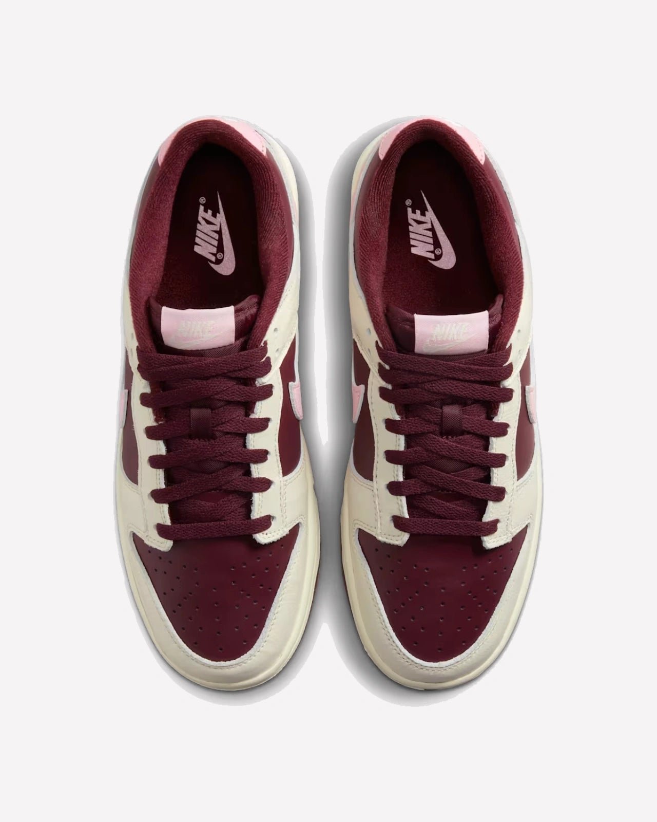 Nike Dunk Low Retro PRM Valentine's Day (2023) - Imagen 4