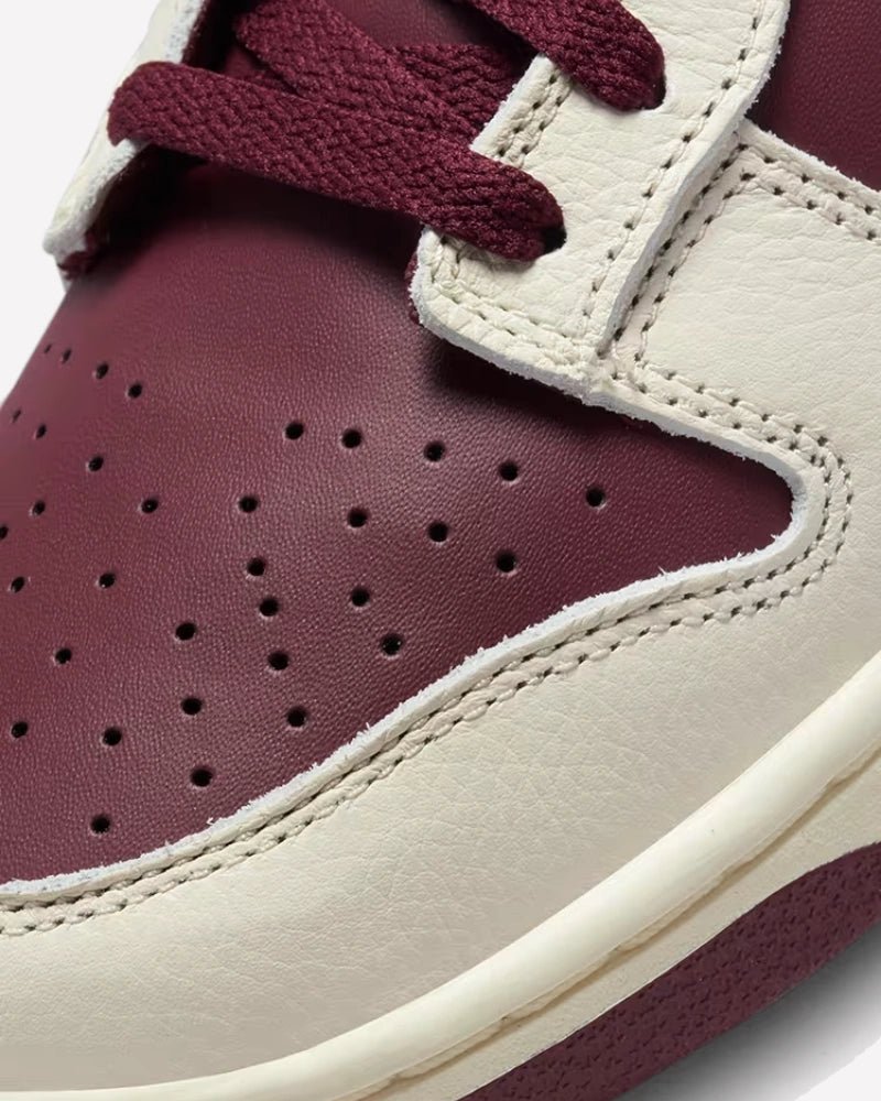 Nike Dunk Low Retro PRM Valentine's Day (2023) - Imagen 6