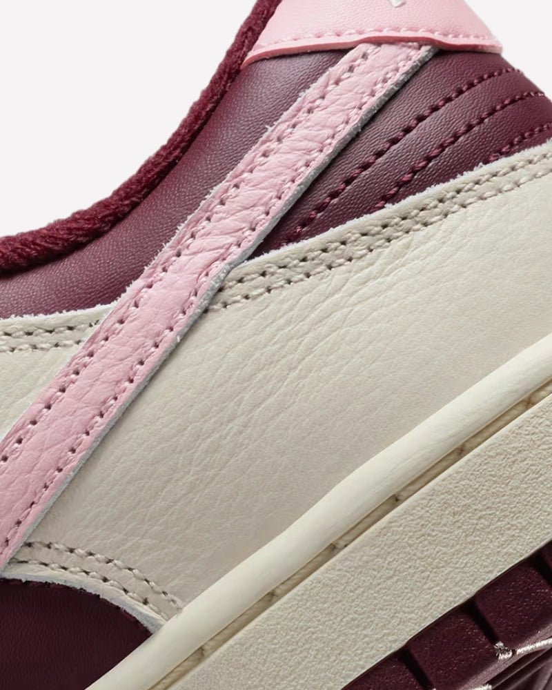 Nike Dunk Low Retro PRM Valentine's Day (2023) - Imagen 7
