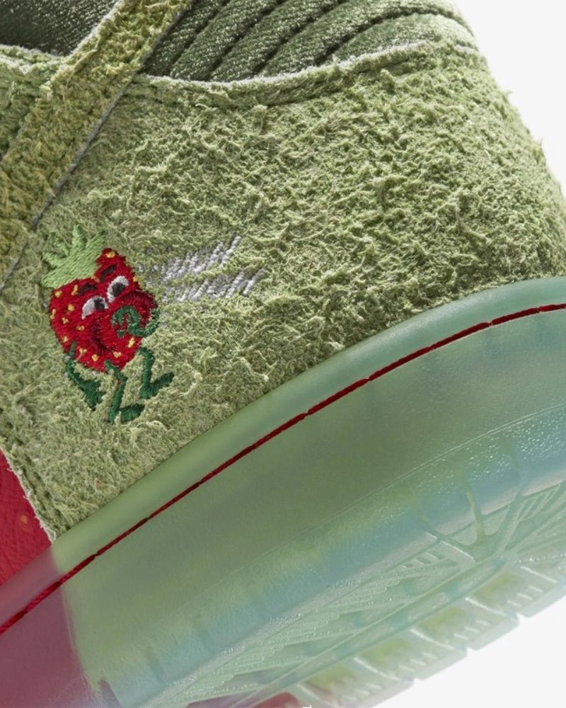 Nike SB Dunk High Strawberry Cough - Imagen 7